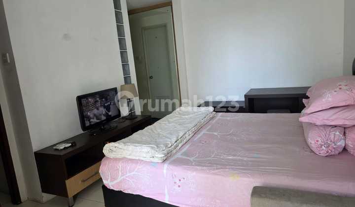 Sewa Cepat!! 3+1 Bedroom Medit 2 Central Park, Furnished Bagus, Lantai Rendah, View Pool 2