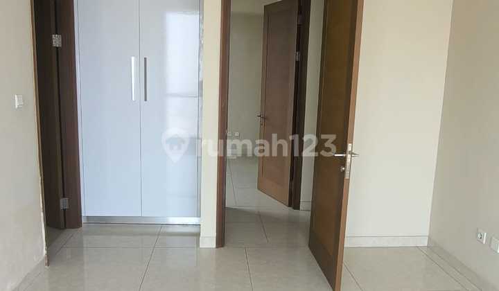 Sewa Cepat!! 3+1 Bedroom Taman Anggrek Residences, Semi Furnished, Bagus, Lantai Tinggi, View City!! 2