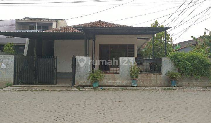 dijual murah Rumah di komplek p & k SHM Bagus hadap Barat dekat stasiun  2