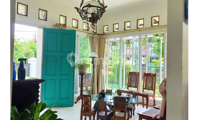 Luxurious 2-Story Hook House in Lebak Bulus, South Jakarta.