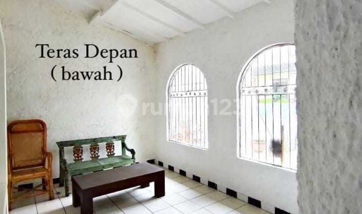 Rumah Unik 2 Lantai Lokasi Sangat Strategis di Lebak Bulus, Jakarta Selatan.