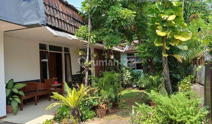 Rumah dengan suasana vintage dan tenang, Bangunan Kokoh Lokasi Strategis di Kebayoran Baru, Jakarta Selatan 1