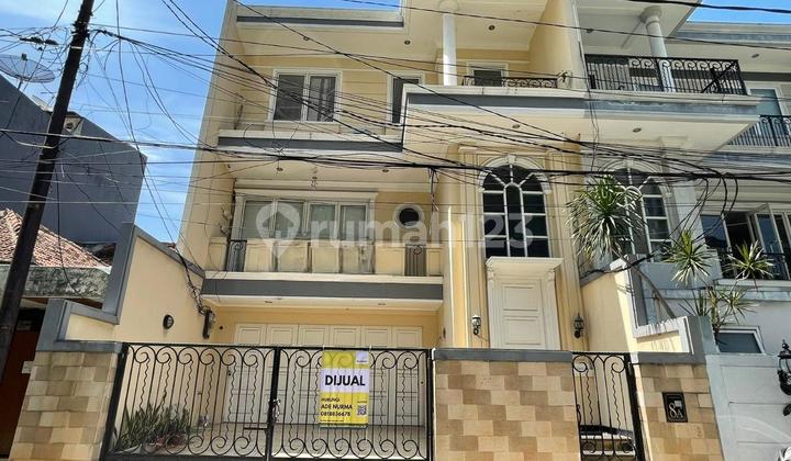 Rumah di Jual bagus untuk investasi kos2an di Setiabudi, Jakarta Selatan Rumah di Jual bagus untuk investasi kos2an di Setiabudi, Jakarta Selatan
