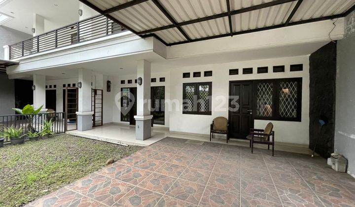 Disewakan Rumah Bagus 2 Lantai Siap Huni di Kebayoran Baru, Jakarta Selatan.