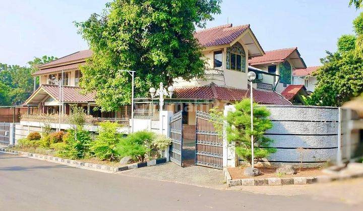 Rumah Mewah Cantik Halaman Luas di Lebak Bulus, Jakarta Selatan 1