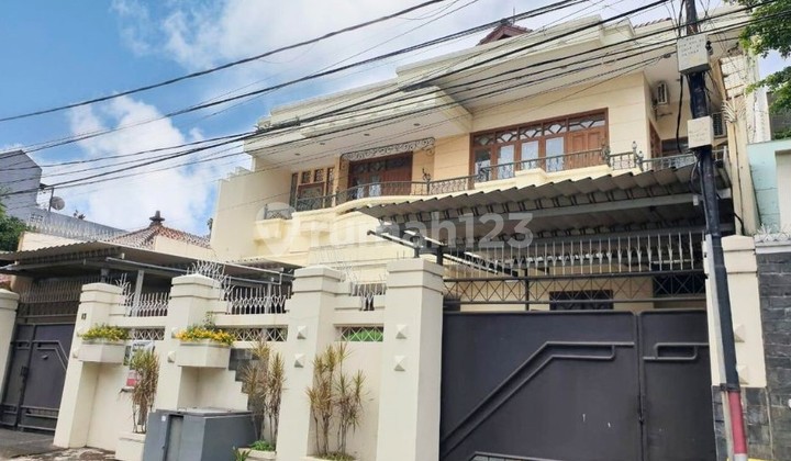Luxury Ready-to-Occupy House in Kebayoran Baru, South Jakarta