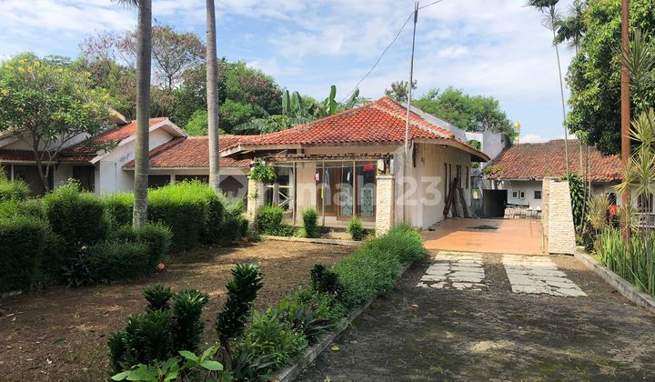 2-Story House With A Spacious And Lush Garden In Jagakarsa, South Jakarta 2