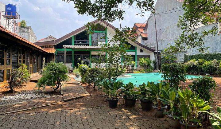 Rumah 2 Lantai Halaman Luas di Mampang Prapatan, Jakarta Selatan 1
