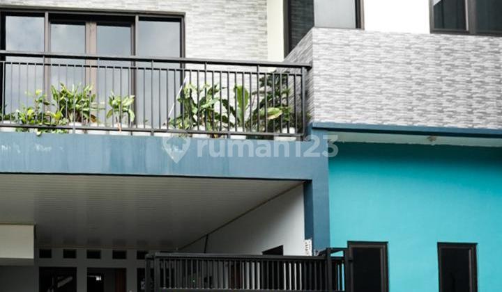 For Rent MODERN HOUSE at Kavling UI Barat Complex 1