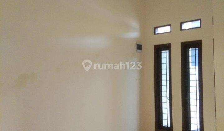 Dijual Rumah Minimalis di Sektor Lima, Bekasi 2