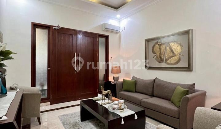 Rumah 2 Lantai Lokasi Strategis