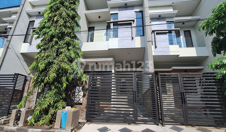 Jual.rumah.mulyosari.2 Lantai. Rumah SHM Bagus di Mulyorejo