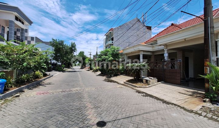 House, Freehold, in a Park, 2