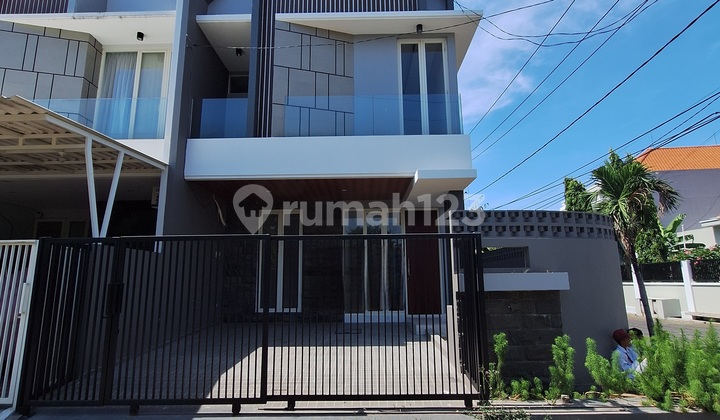 Dijual.manyar 2 Lantai.baru.gress