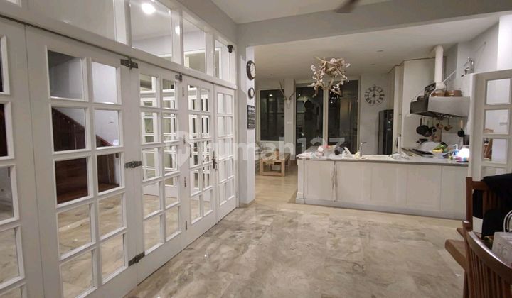 Rumah Strategis di Kemang Jaksel 2