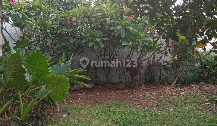 Rumah Kontrakan 2 Lantai Bagus Semi Furnished di Kemang Timur, Jakarta Selatan 2