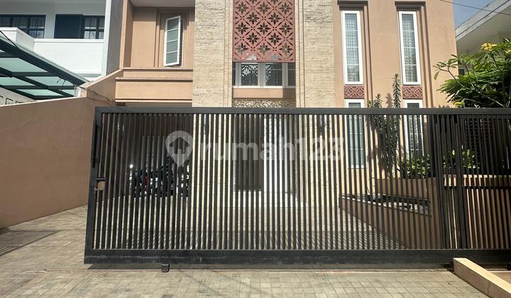 Rumah, 2 Lantai, SHM, Bebas Banjir