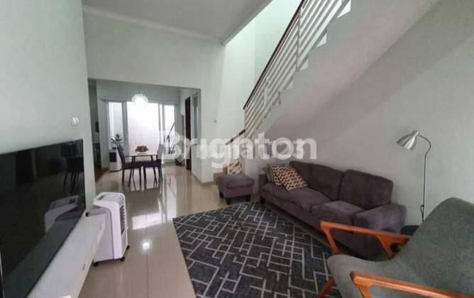 Rumah cantik 2 lantai di dalam cluster Pondok Melati 2