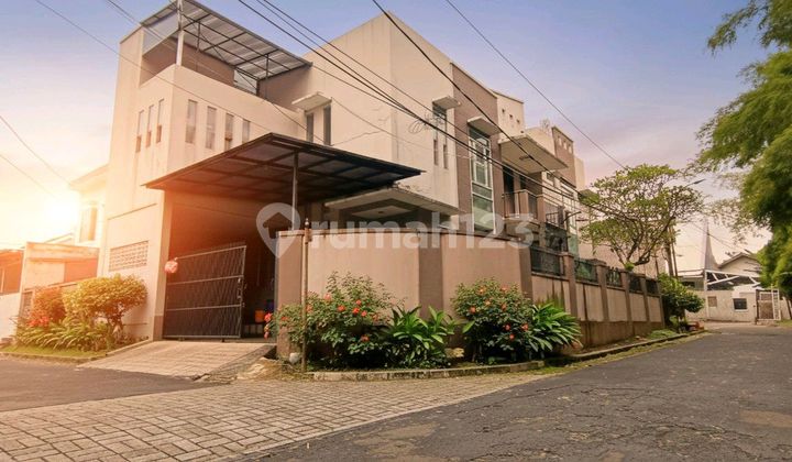 Large House in BSD on Alor Street, Within Cluster One Gate