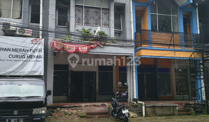 Strategic Location Shop House in Taman Yasmin Sector 4, Negotiable Price 2