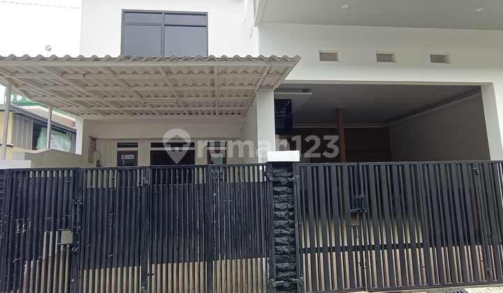 Nice House in Duren Sawit Housing Estate, One Gate System Access, Green, Safe, Comfortable, Negotiable Price. 2