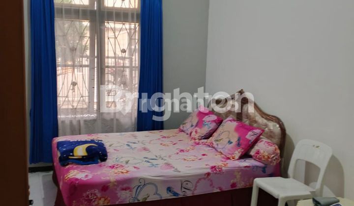 HOUSE ON WHALE FISH STREET, MALANG 2