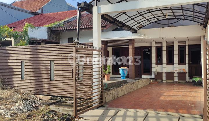 FOR SALE LARGE HOUSE IN JAJAR TUNGGAL NORTH, NEAR MAYJEN SUNGKONO SURABAYA 1