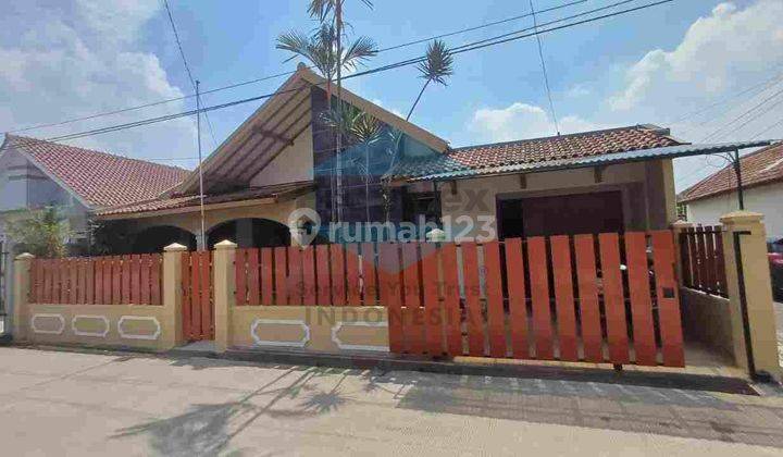 rumah di komp guruminda 1