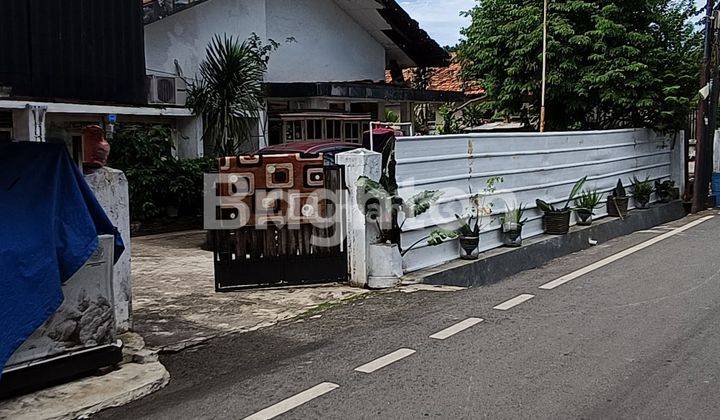 RUMAH LUAS DAN STRATEGIS DEKAT DENGAN BERBAGAI FASILITAS DI JAKARTA TIMUR 1