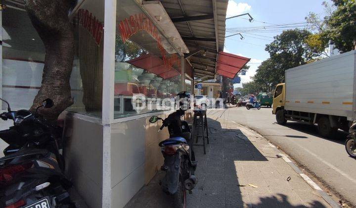 TEMPAT USAHA LOKASI PINGGIR JALAN 2