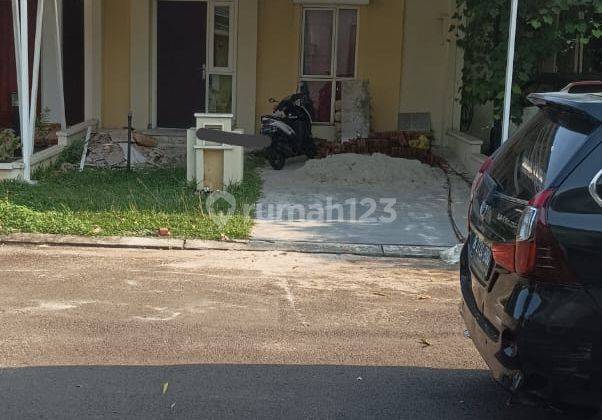 Rumah Lokasi Bagus Dekat Area Komersil di Dhana Suvarna Sutera 1