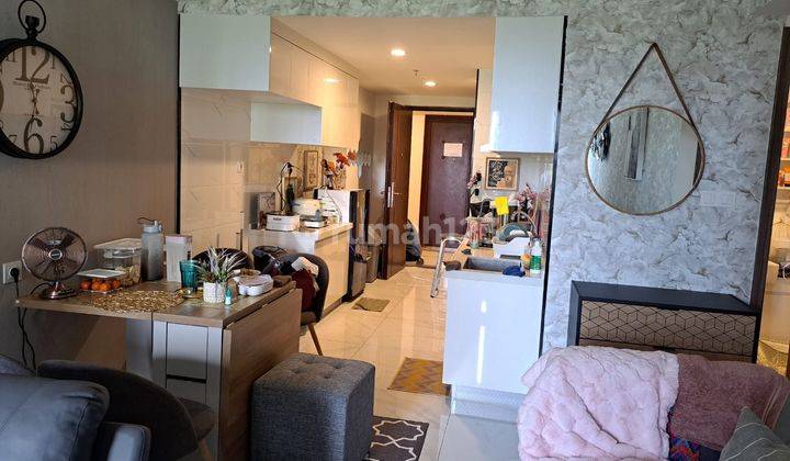 Disewakan Apartemen Modern 3BR Full Furnished View Kolam Renang 2