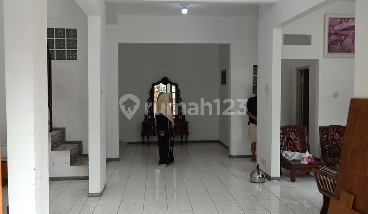 Ready-to-Live 3-Story House Cheap Madam Quick 2