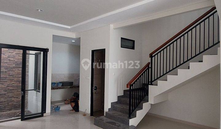 Rumah Minimalis Modern di Pantai Mentari dkt pakuwon city babatan pantai lebak mulyosari 2