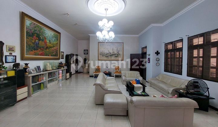 Istimewah! Rumah Pusat Kota Manyar Jaya Surabaya Timur Konsep Terbuka Dan Sangat Terawat