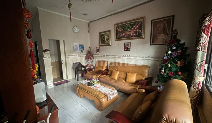 West-facing Sunter House, 3 Floors, 5 Bedrooms