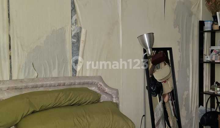 Rumah 3 Lantai Hadap Utara di Pangeran Jayakarta 2