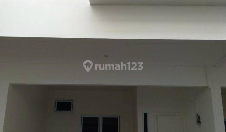 Rumah 2 Lantai Siap Huni Cempaka Putih Sertifikat SHM 1