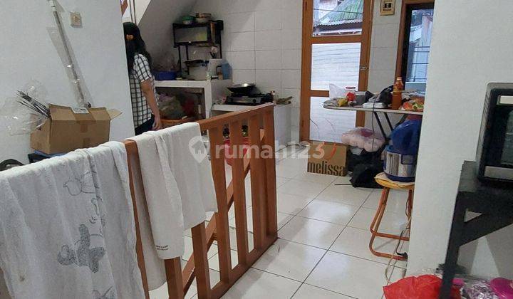 Rumah Lantai 2 Kondisi Rapi Siap Huni Dekat Rumah Sakit 1