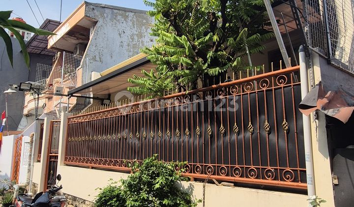 Rumah Rapi Pademangan Semi Furnished Siap Huni 1,5 Lantai Rumah Rapi Pademangan Semi Furnished Siap Huni 1,5 Lantai