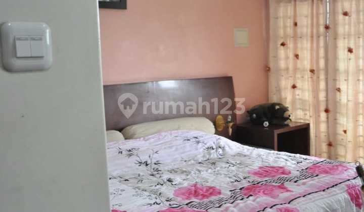 Dijual Rumah Ekslusif di Taman Ratu - Full Furnished, Nyaman untuk Keluarga 2