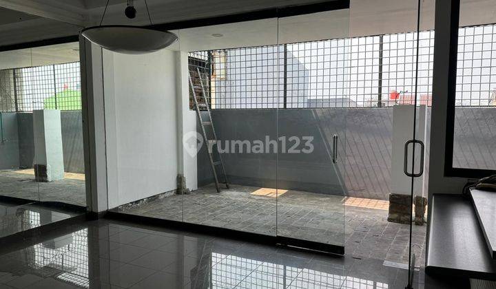 Rumah 4 Lantai di Pinangsia Dalam Komplek Rapi Siap Huni 2