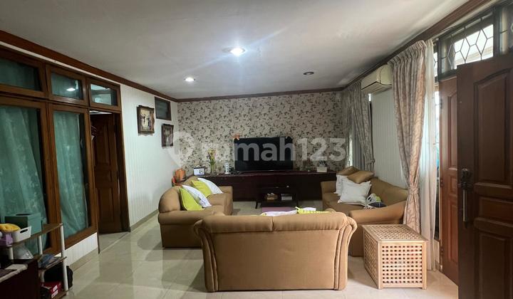 Rumah 5 Lantai di Tamansari Hadap Selatan Jual di Bawah NJOP