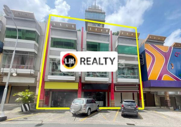 3-Unit Shophouse Row Nagoya Hill Mall Lubuk Baja 3-Unit Shophouse Row Nagoya Hill Mall Lubuk Baja