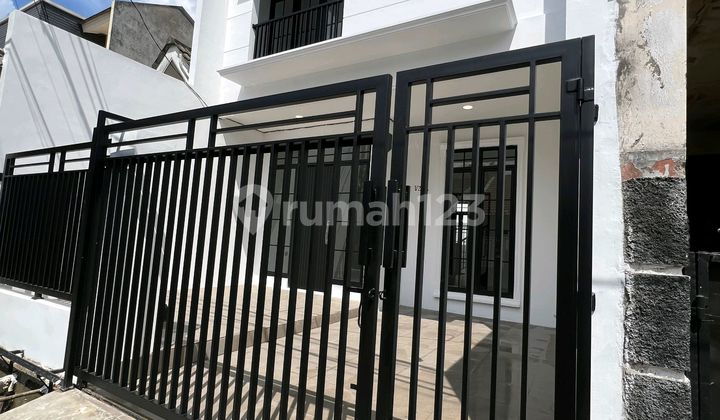 Dijual Rumah Modern Classic Siap Huni Di Kencana Loka Bsd. Dijual Rumah Modern Classic Siap Huni Di Kencana Loka Bsd.