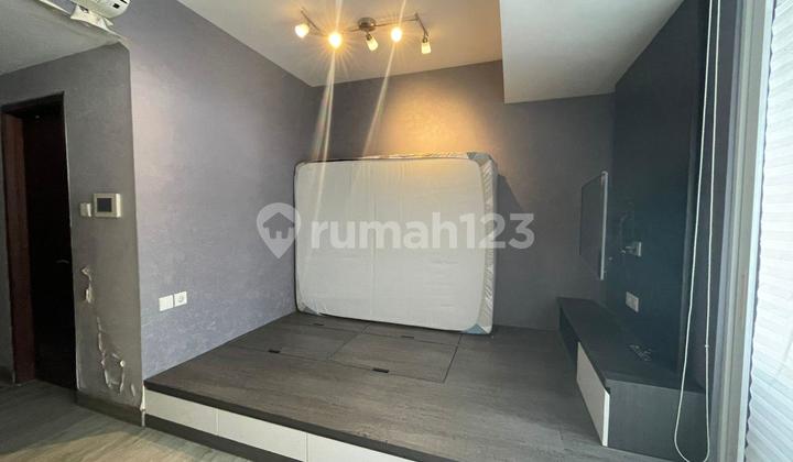 For Sale: The Crest West Vista Studio Apartment