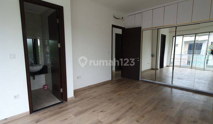 Rumah Golf Island Cluster Piano, Siap Huni. Semi Furnished. 2