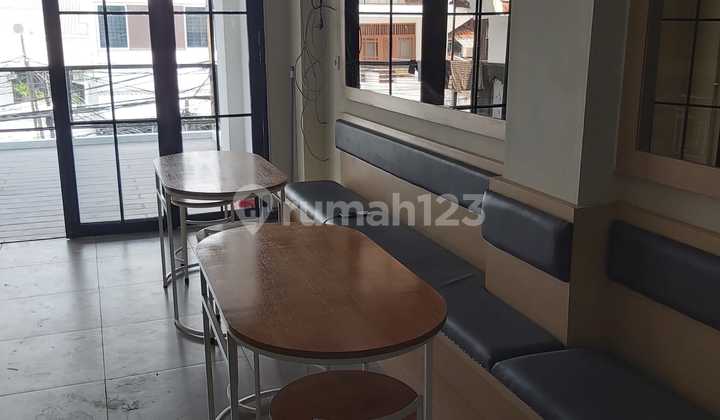 For Rent: 4½-Story Shophouse in Mangga Besar 1, West Jakarta.