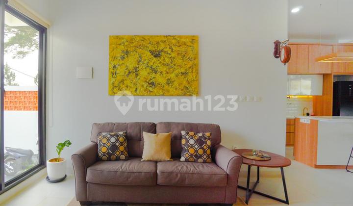 For Sale, House In Amalfi Village Gading Serpong. 2