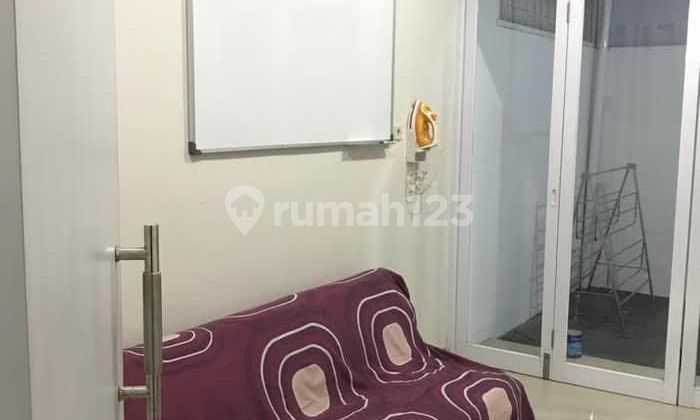 For Sale 2-Story House in Magnolia Park. 2